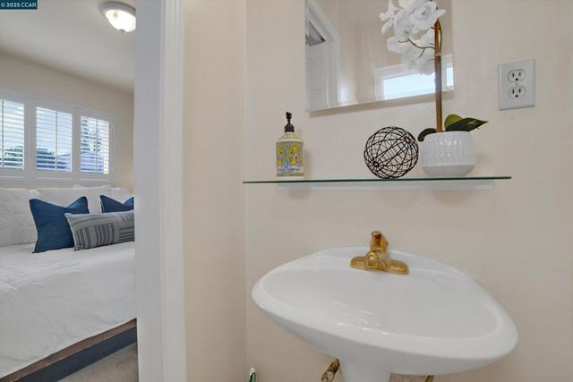 234 Yosemite Dr, Pittsburg, CA 94565