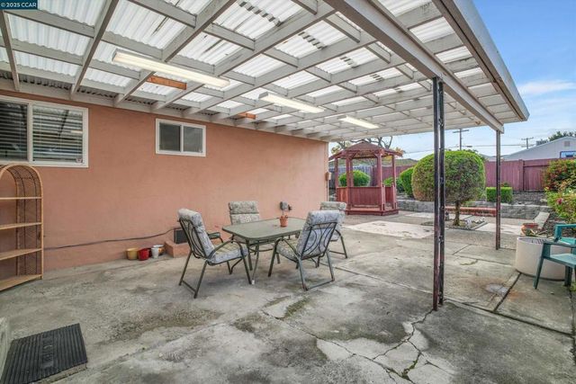 234 Yosemite Dr, Pittsburg, CA 94565