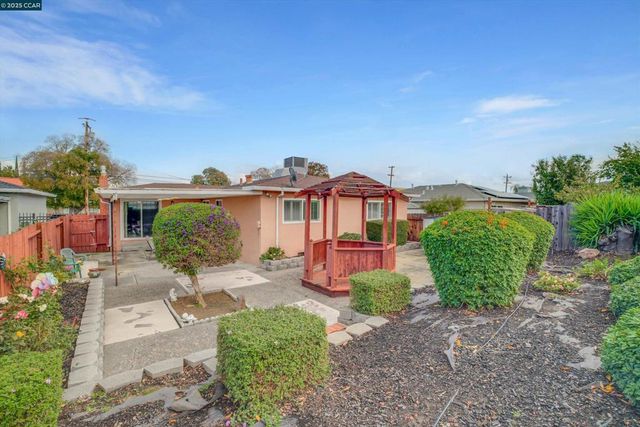 234 Yosemite Dr, Pittsburg, CA 94565