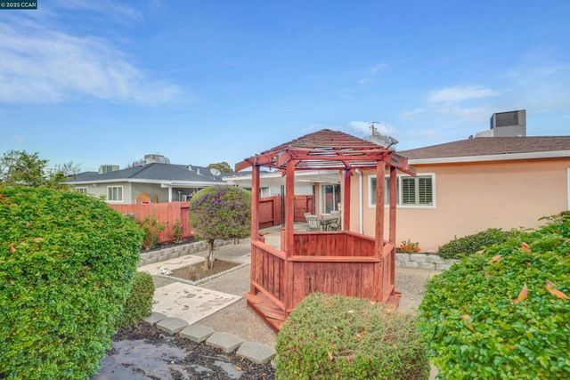 234 Yosemite Dr, Pittsburg, CA 94565