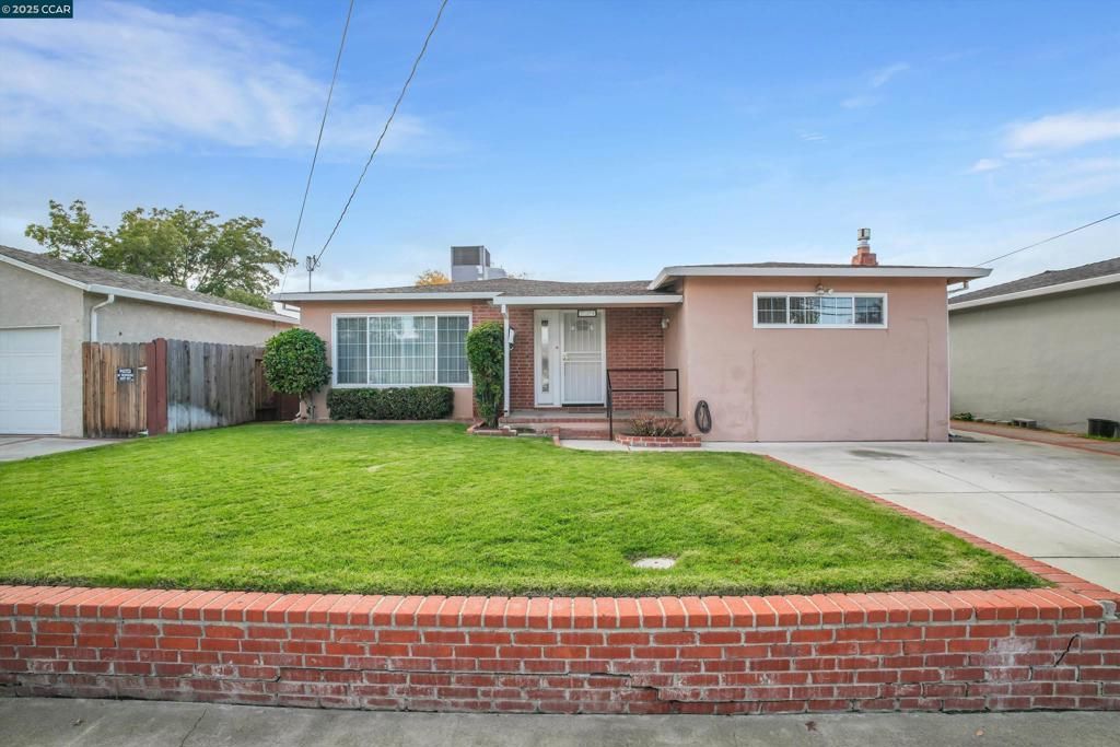 234 Yosemite Dr, Pittsburg, CA 94565