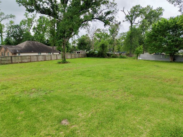 9221 Sundown Drive, Houston, TX 77016