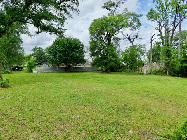 9221 Sundown Drive, Houston, TX 77016