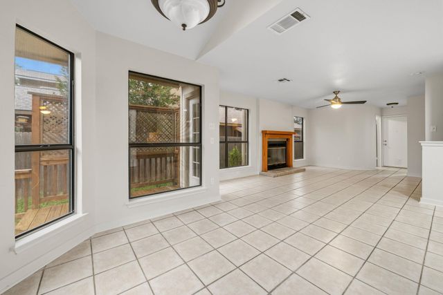 8712 Coastal DR, Austin, TX 78749