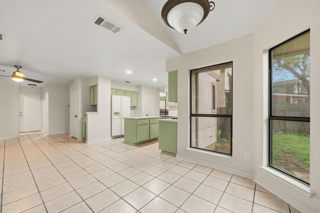 8712 Coastal DR, Austin, TX 78749