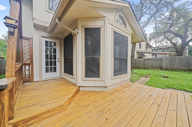 8712 Coastal DR, Austin, TX 78749