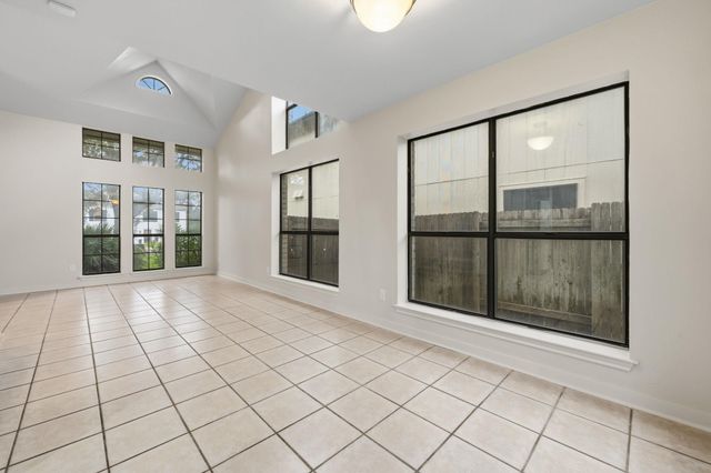 8712 Coastal DR, Austin, TX 78749