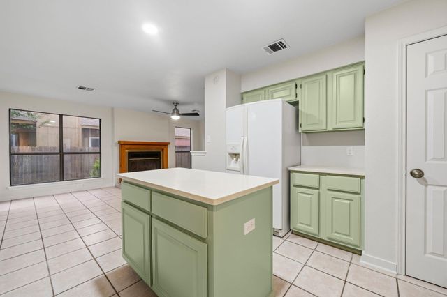8712 Coastal DR, Austin, TX 78749