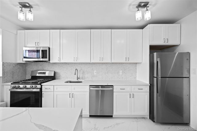 220 Pelham Road 6P, New Rochelle, NY 10805