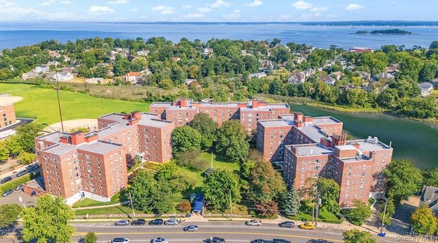 220 Pelham Road 6P, New Rochelle, NY 10805