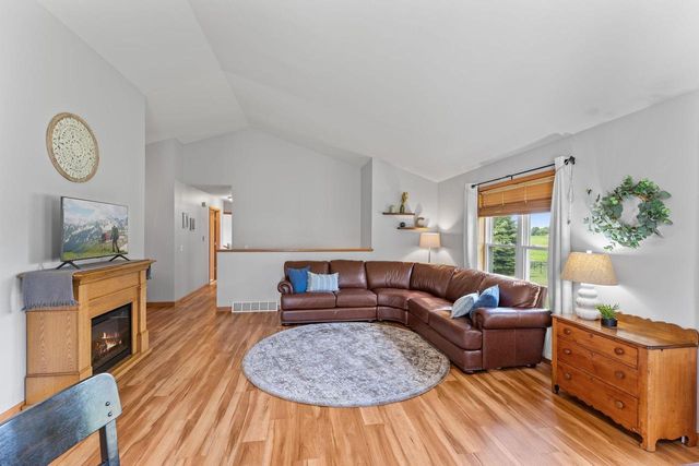 E8080 E Lake Virginia Road, Reedsburg, WI 53959