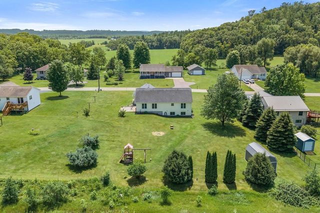 E8080 E Lake Virginia Road, Reedsburg, WI 53959