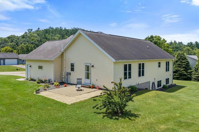 E8080 E Lake Virginia Road, Reedsburg, WI 53959