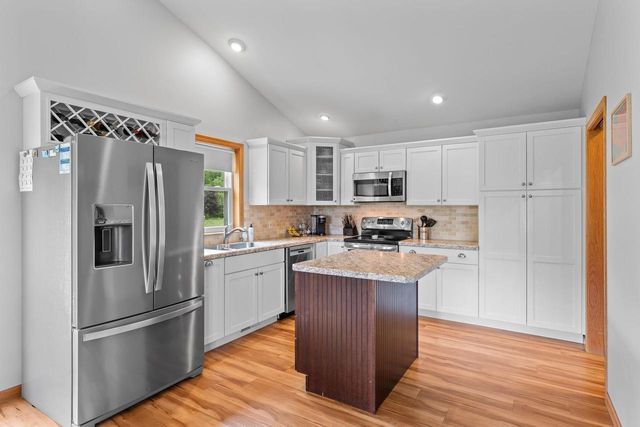 E8080 E Lake Virginia Road, Reedsburg, WI 53959