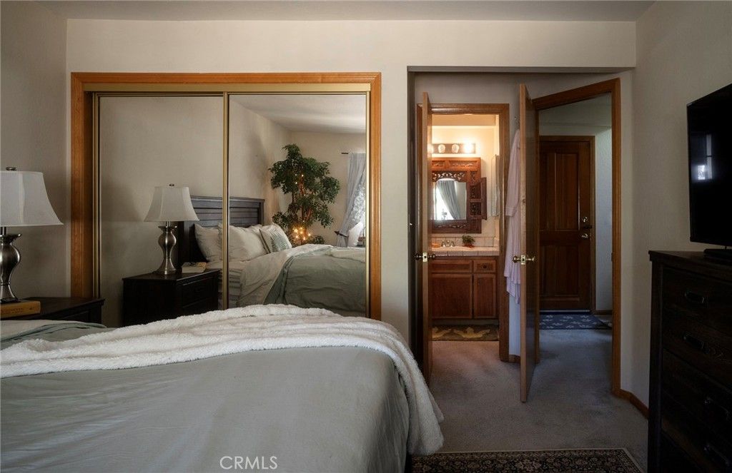 Image 18 of property listing at 32807 Deer Lick Drive, Running Springs, CA 92382