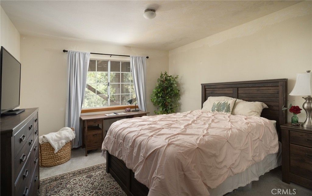 Image 6 of property listing at 32807 Deer Lick Drive, Running Springs, CA 92382