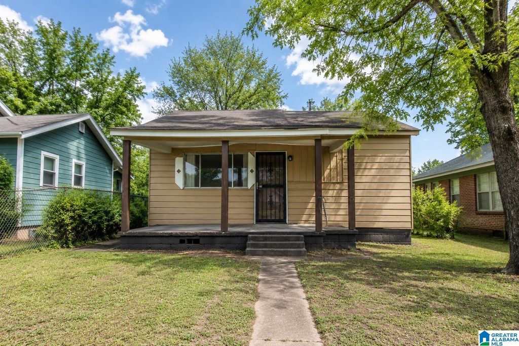 2425 LAWN AVENUE SW, Birmingham, AL 35211