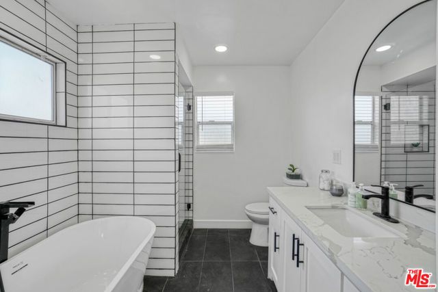 11703 Atkinson Avenue, Hawthorne, CA 90250