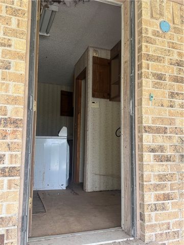 994 CR 170, Alice, TX 78332