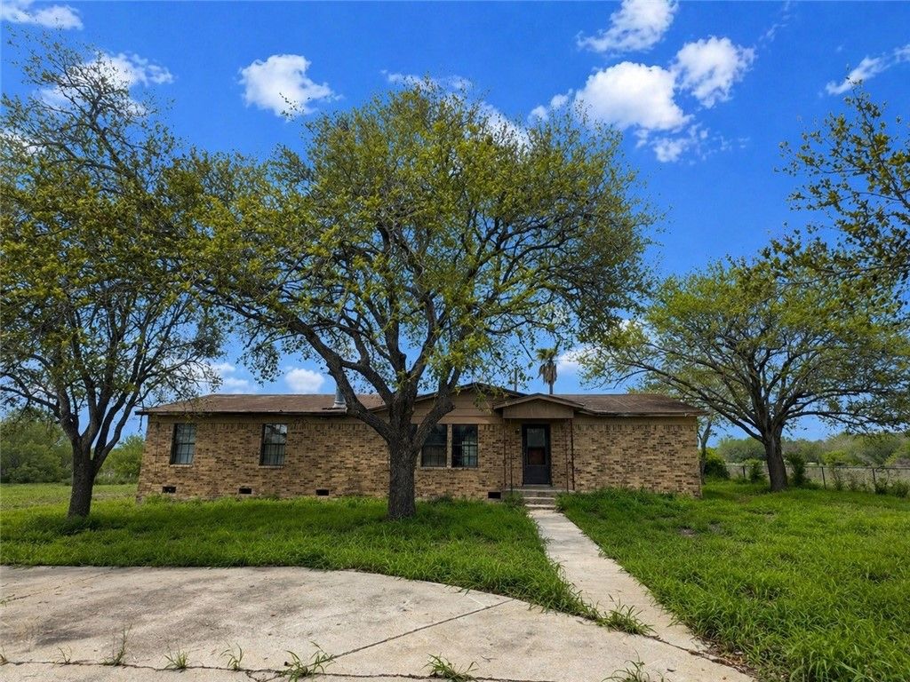 994 CR 170, Alice, TX 78332
