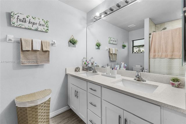 500 NW 5 th ST, Cape Coral, FL 33993