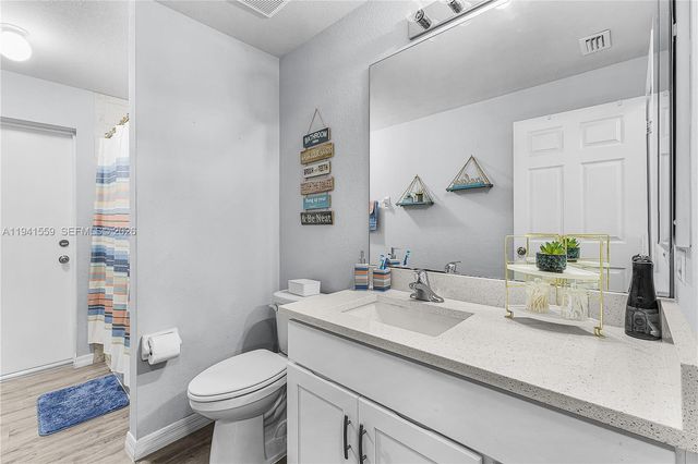 500 NW 5 th ST, Cape Coral, FL 33993