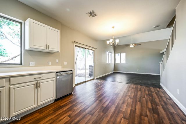 3044 W LOS GATOS Drive, Phoenix, AZ 85027