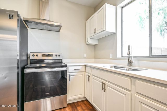 3044 W LOS GATOS Drive, Phoenix, AZ 85027