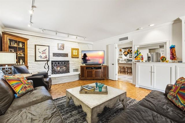 1810 Elmhurst Avenue, Nichols Hills, OK 73120