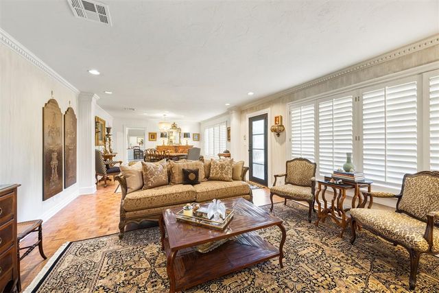 1810 Elmhurst Avenue, Nichols Hills, OK 73120