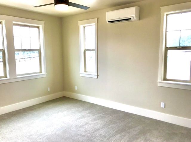 24499 E Pinnacle Ct, Liberty Lake, WA 99019