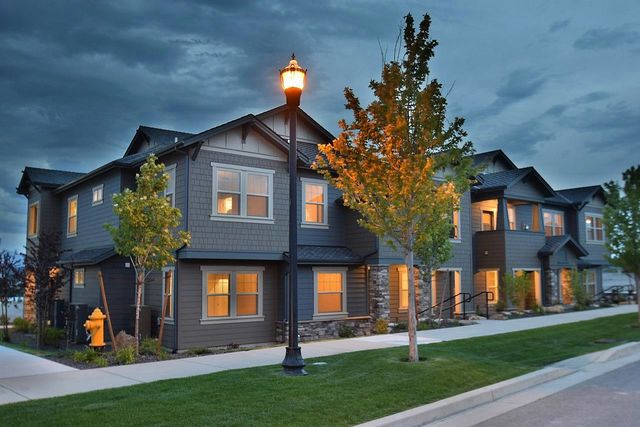 24499 E Pinnacle Ct, Liberty Lake, WA 99019