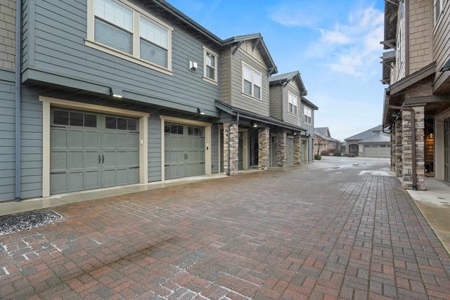 24499 E Pinnacle Ct, Liberty Lake, WA 99019