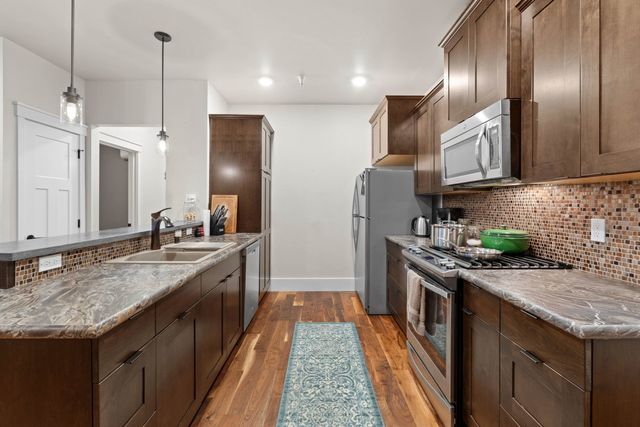 24499 E Pinnacle Ct, Liberty Lake, WA 99019