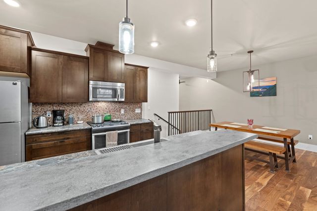 24499 E Pinnacle Ct, Liberty Lake, WA 99019