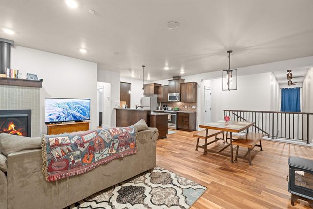 24499 E Pinnacle Ct, Liberty Lake, WA 99019