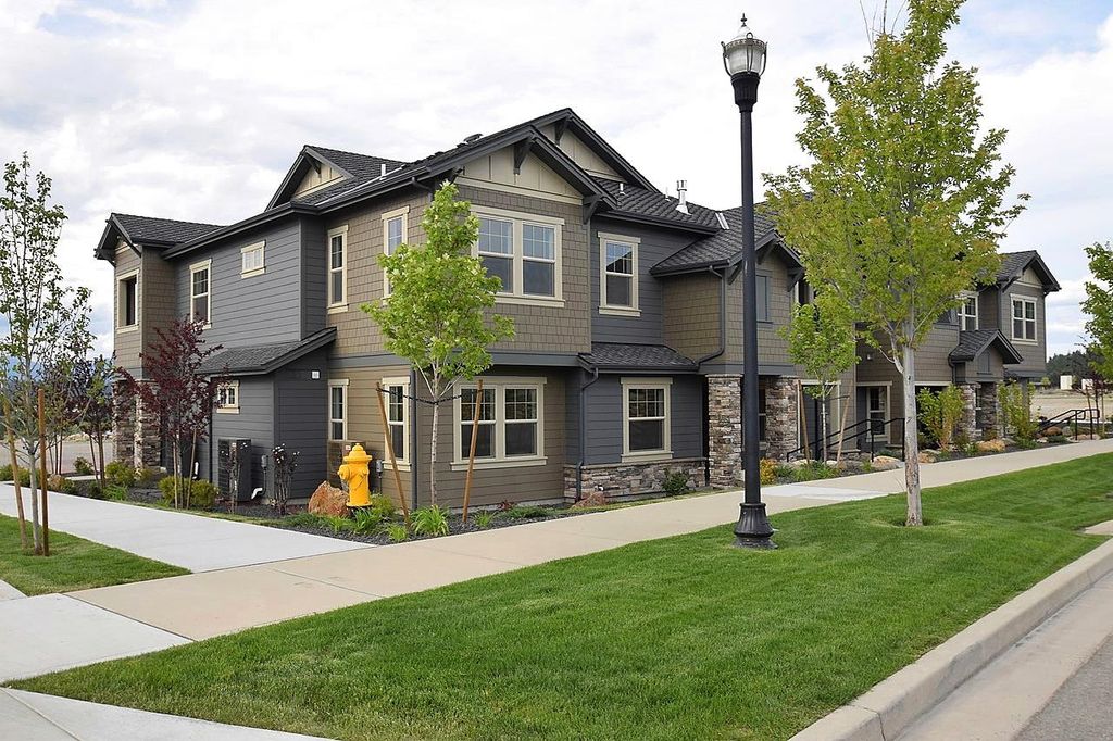 24499 E Pinnacle Ct, Liberty Lake, WA 99019