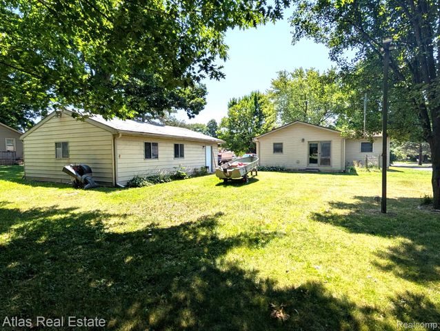 5449 Woodlawn Drive, Genesee Charter Township, MI 48506
