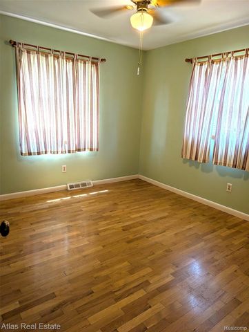 5449 Woodlawn Drive, Genesee Charter Township, MI 48506