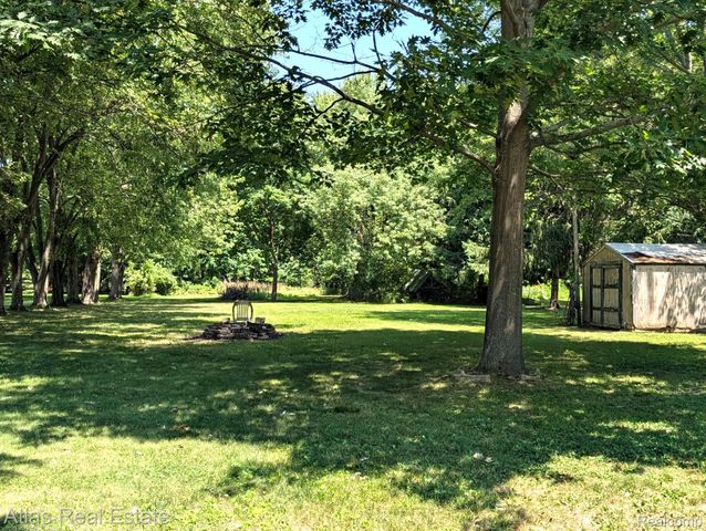 5449 Woodlawn Drive, Genesee Charter Township, MI 48506