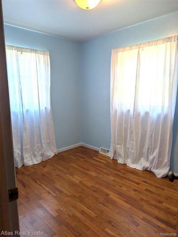 5449 Woodlawn Drive, Genesee Charter Township, MI 48506