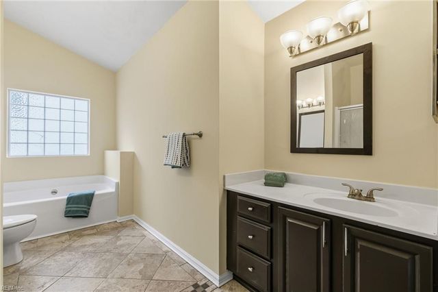 3 Nicole CT, Hampton, VA 23669