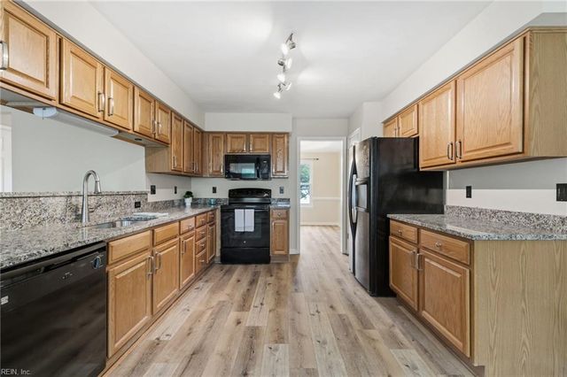 3 Nicole CT, Hampton, VA 23669