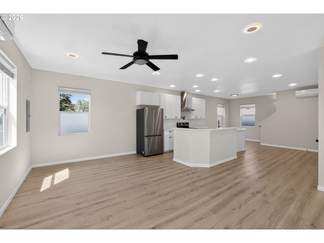 211 ETHEL St, Oregon City, OR 97045