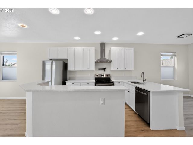 211 ETHEL St, Oregon City, OR 97045