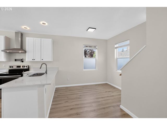 211 ETHEL St, Oregon City, OR 97045