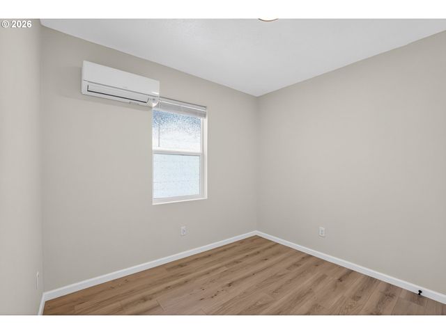 211 ETHEL St, Oregon City, OR 97045