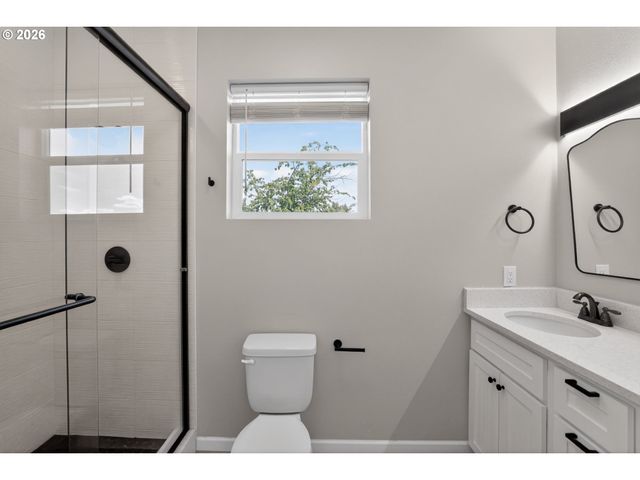 211 ETHEL St, Oregon City, OR 97045