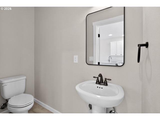 211 ETHEL St, Oregon City, OR 97045