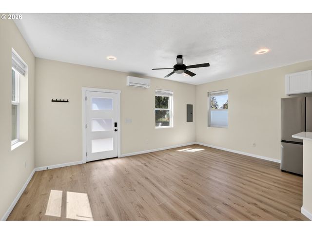 211 ETHEL St, Oregon City, OR 97045